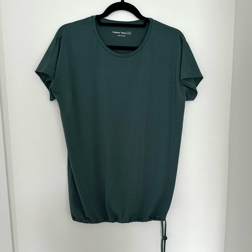 Outdoor Voices Forest Green Cinch Bottom Athletic T Shirt Short Sleeves Size M